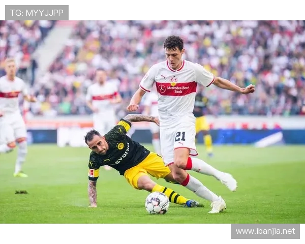 足球比赛中的进攻组织与创造机会技巧